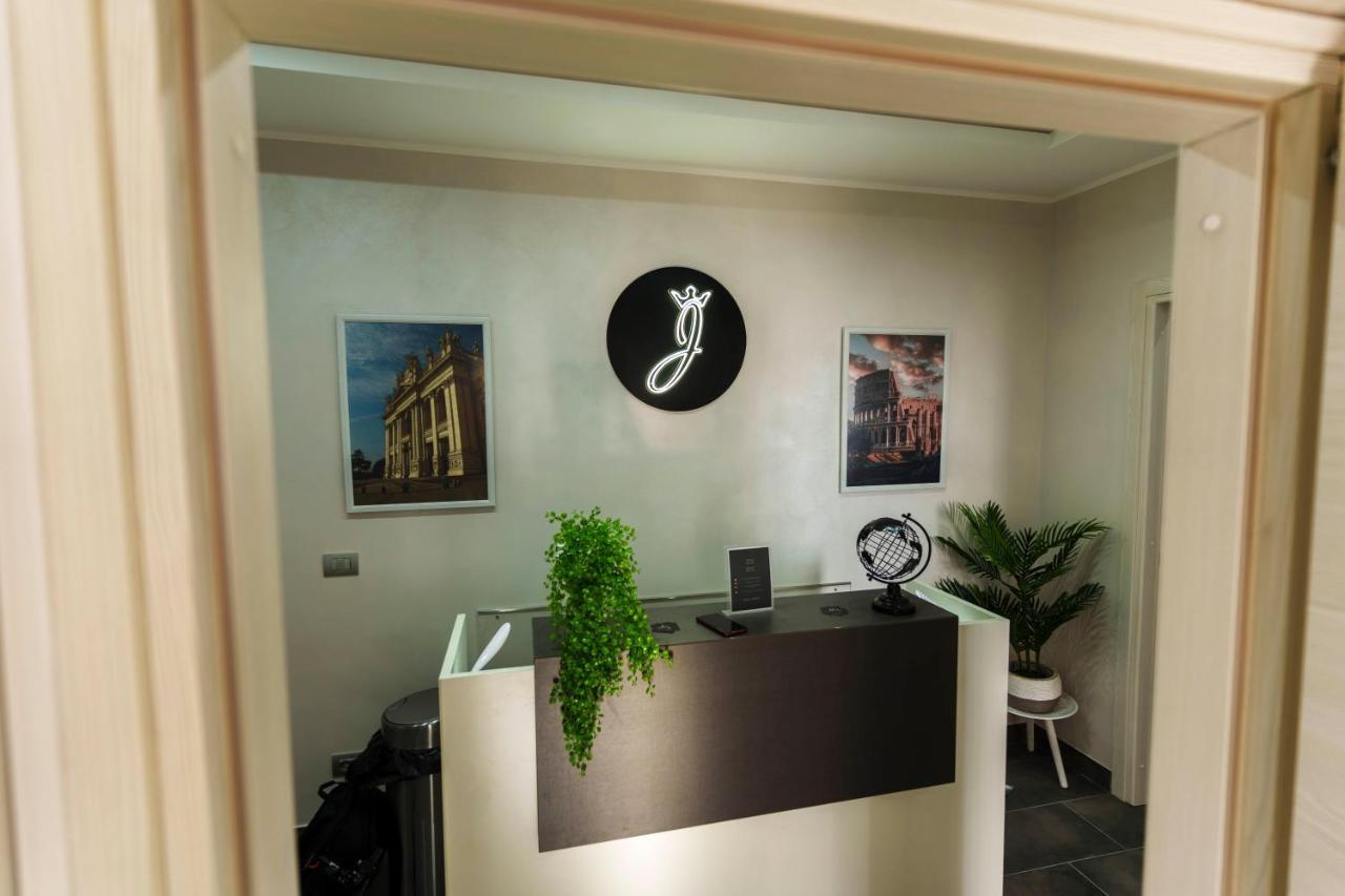 Julia Luxury Suite โรม ภายนอก รูปภาพ