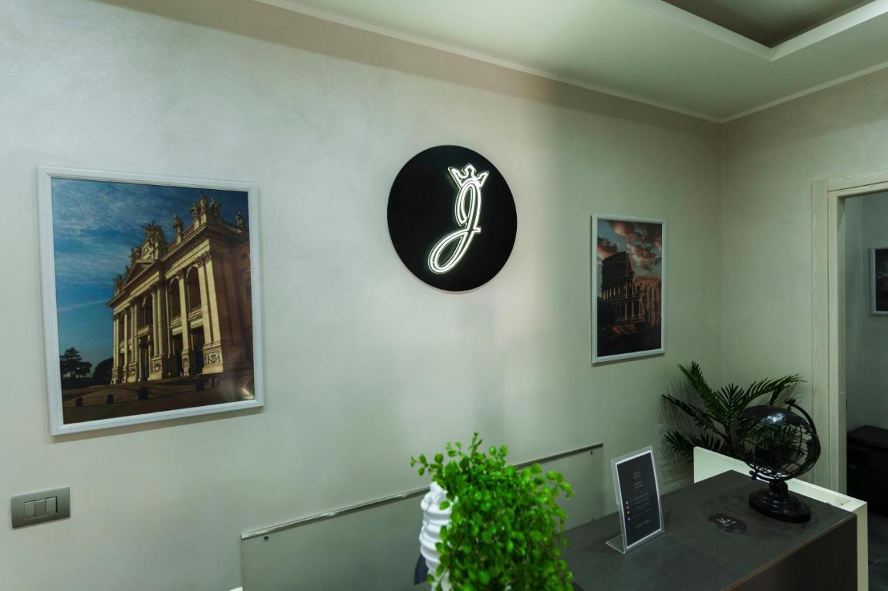 Julia Luxury Suite โรม ภายนอก รูปภาพ